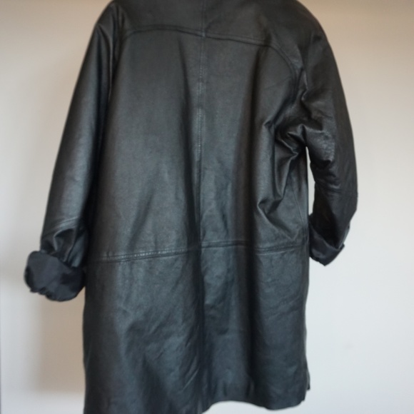 Black leather jacket [SUSTAINABLY SOURCED] - Picture 5 of 8